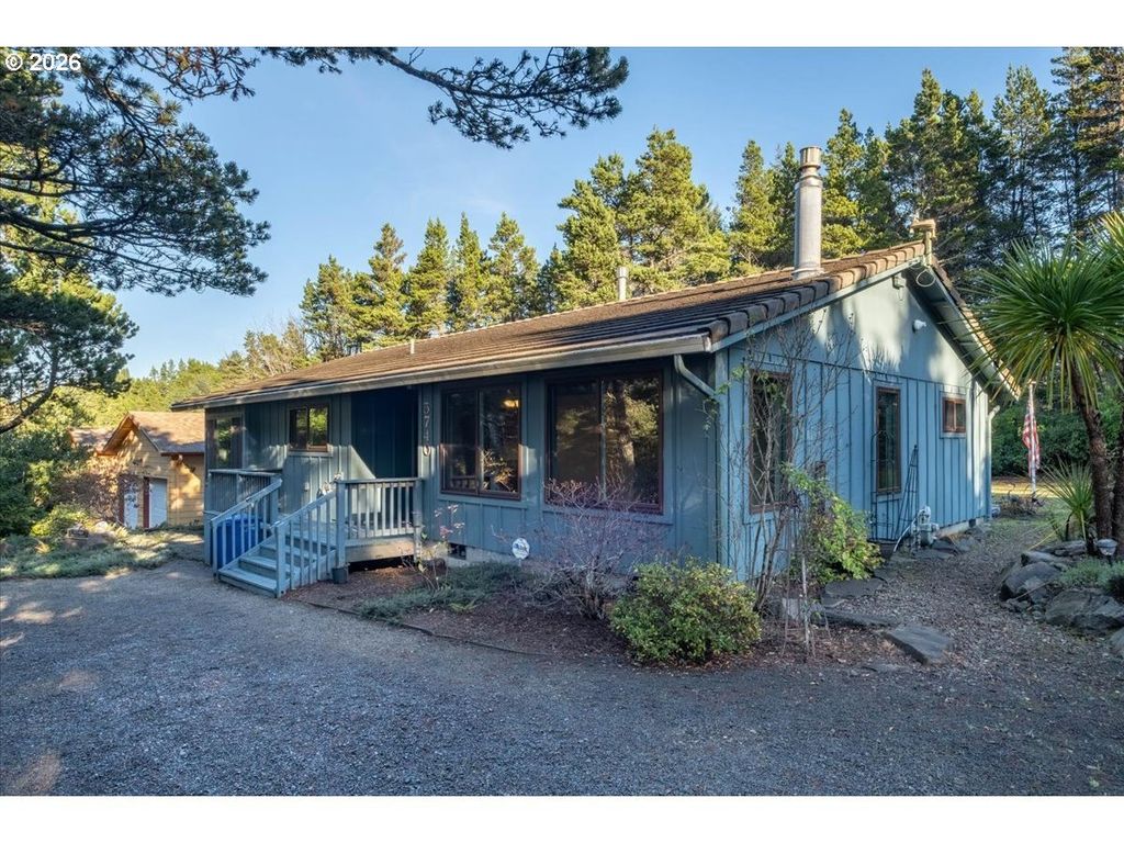 5740 Palisades Dr, Lincoln City
