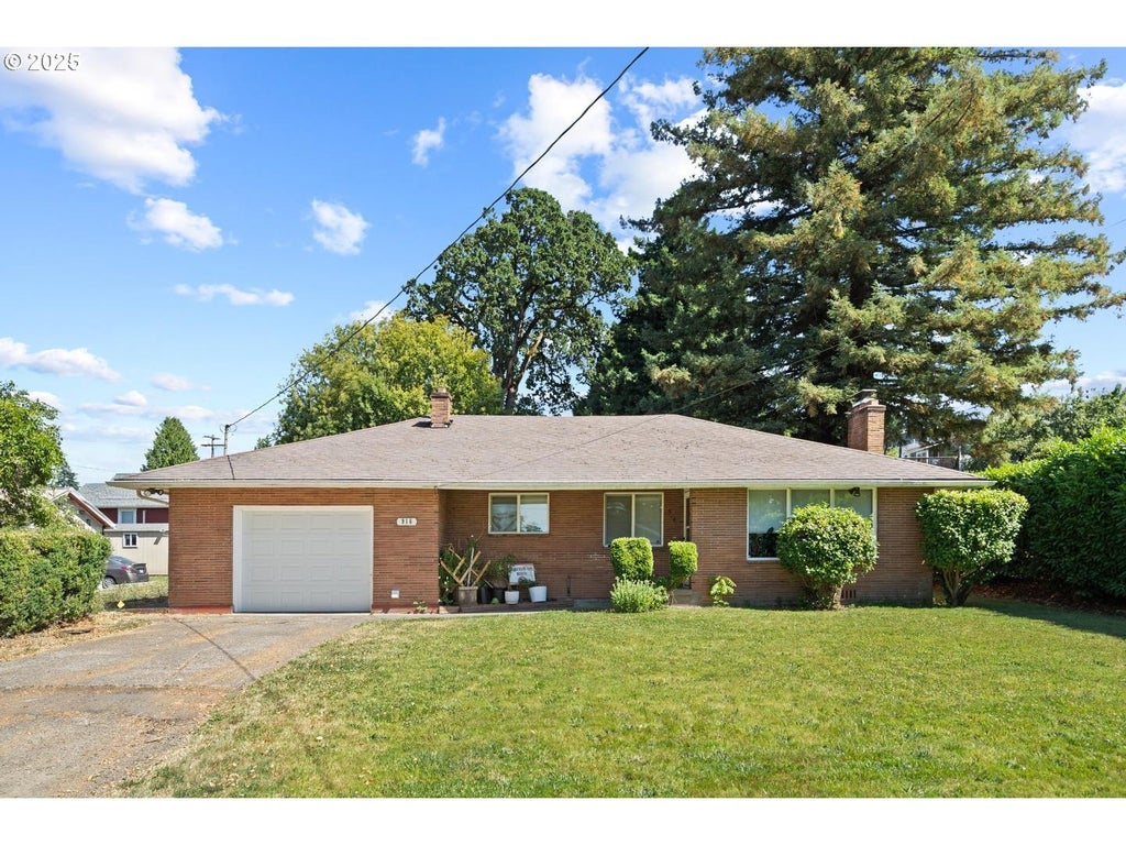 916 Harrison St, Oregon City