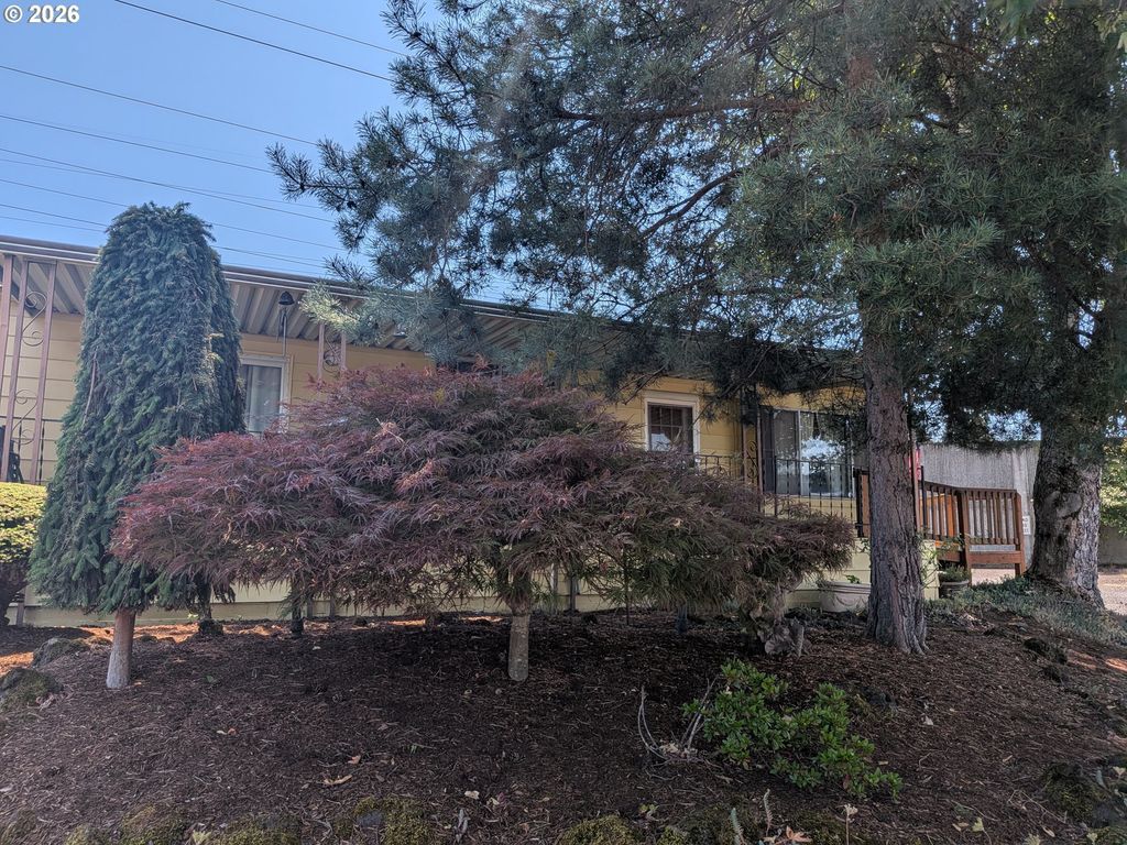 21100 Ne Sandy Blvd 36, Fairview