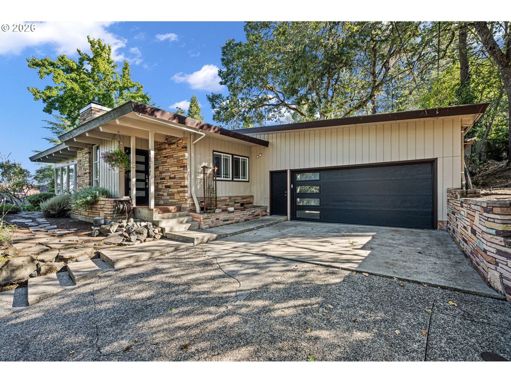 1157 Se Kane St, Roseburg