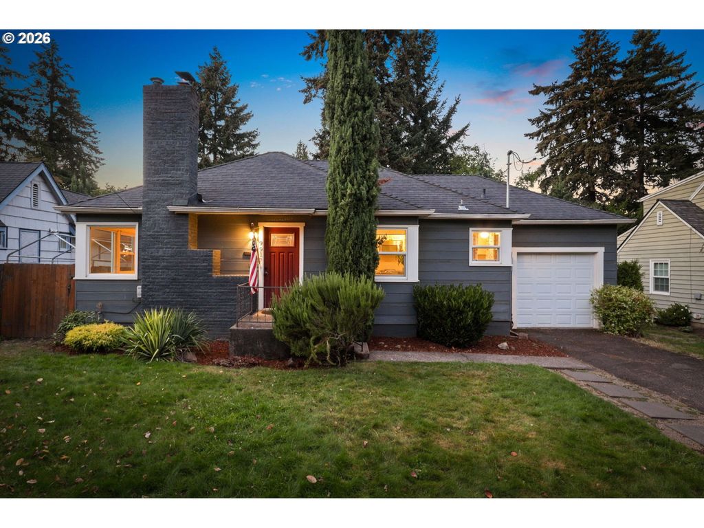9917 Ne Campaign St, Portland