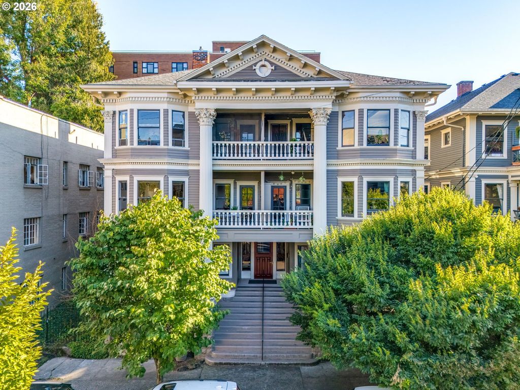 2046 Nw Flanders St 22, Portland