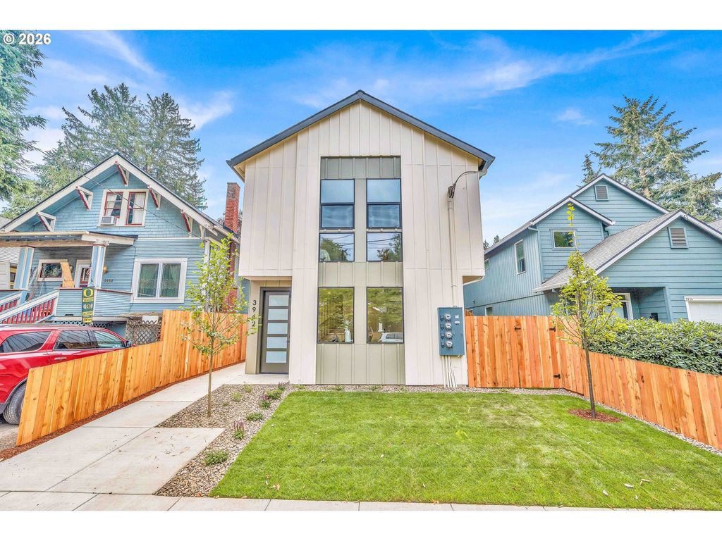 3942 Se Ivon St, Portland