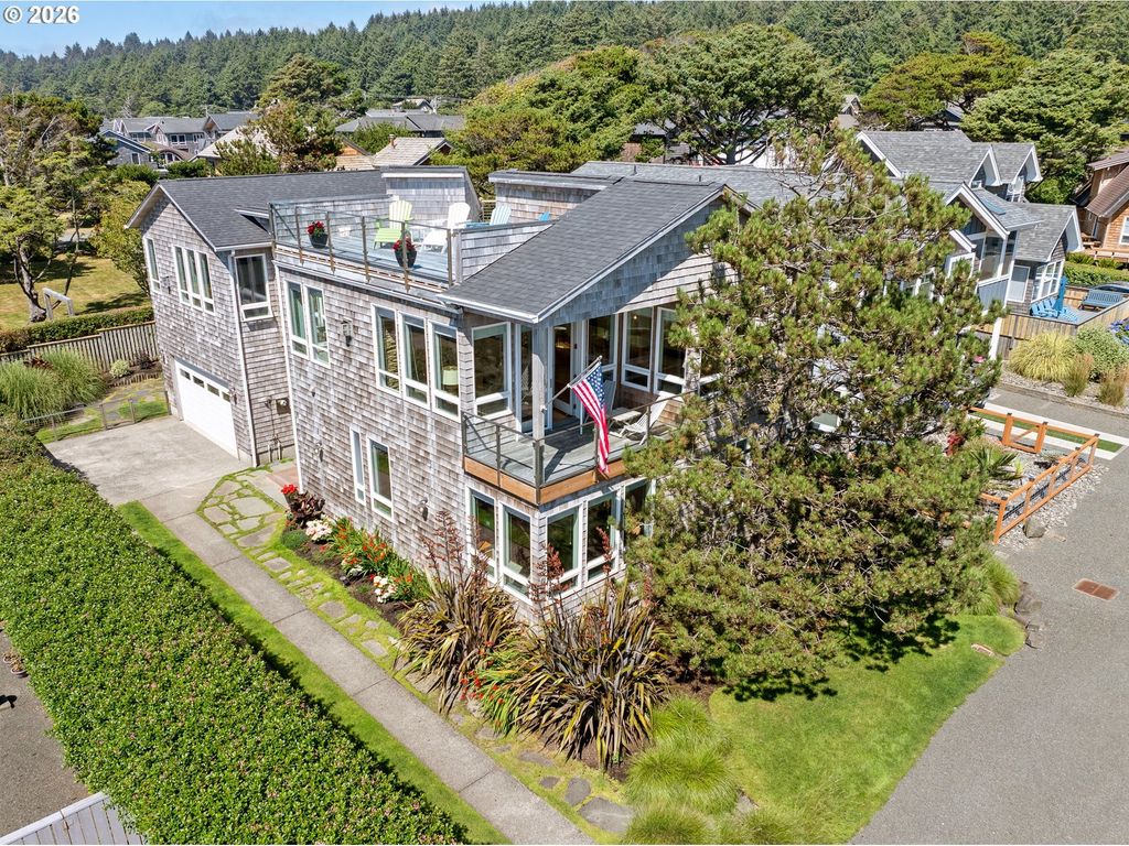 164 Fernwood St, Cannon Beach