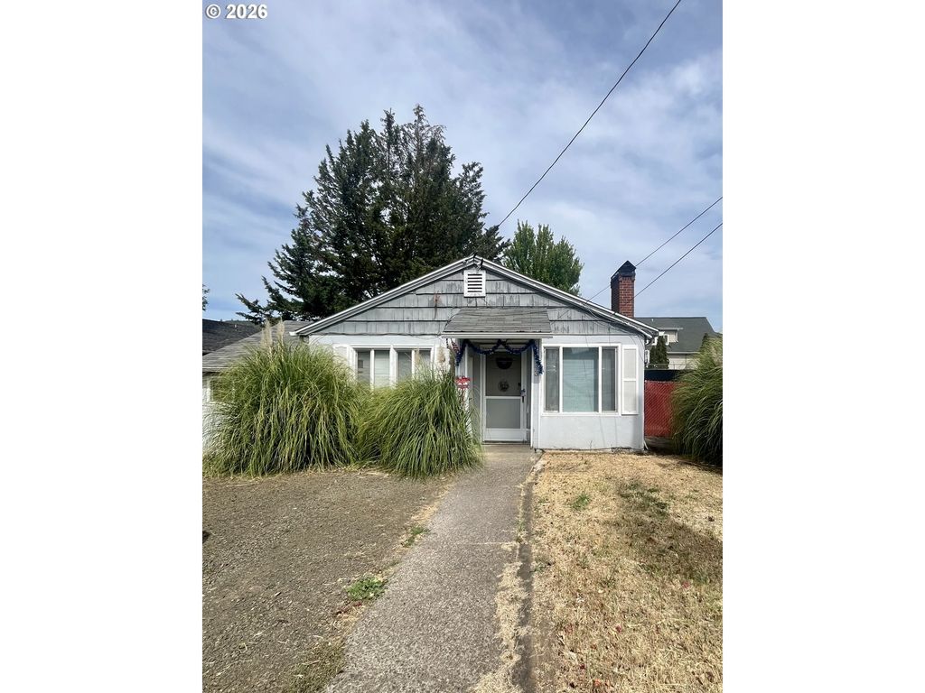 1443 Nw Fairmount St, Roseburg