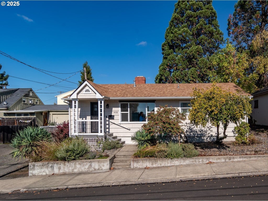 1032 Se Rice Ave, Roseburg