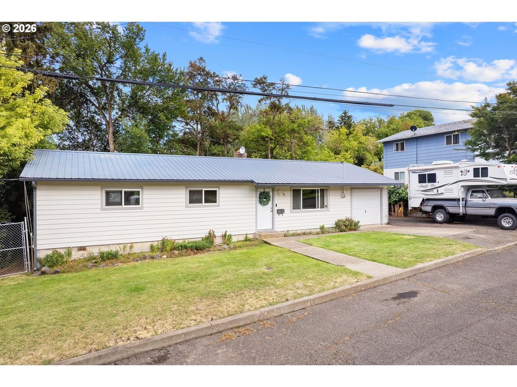 95 Cedar St, La Grande