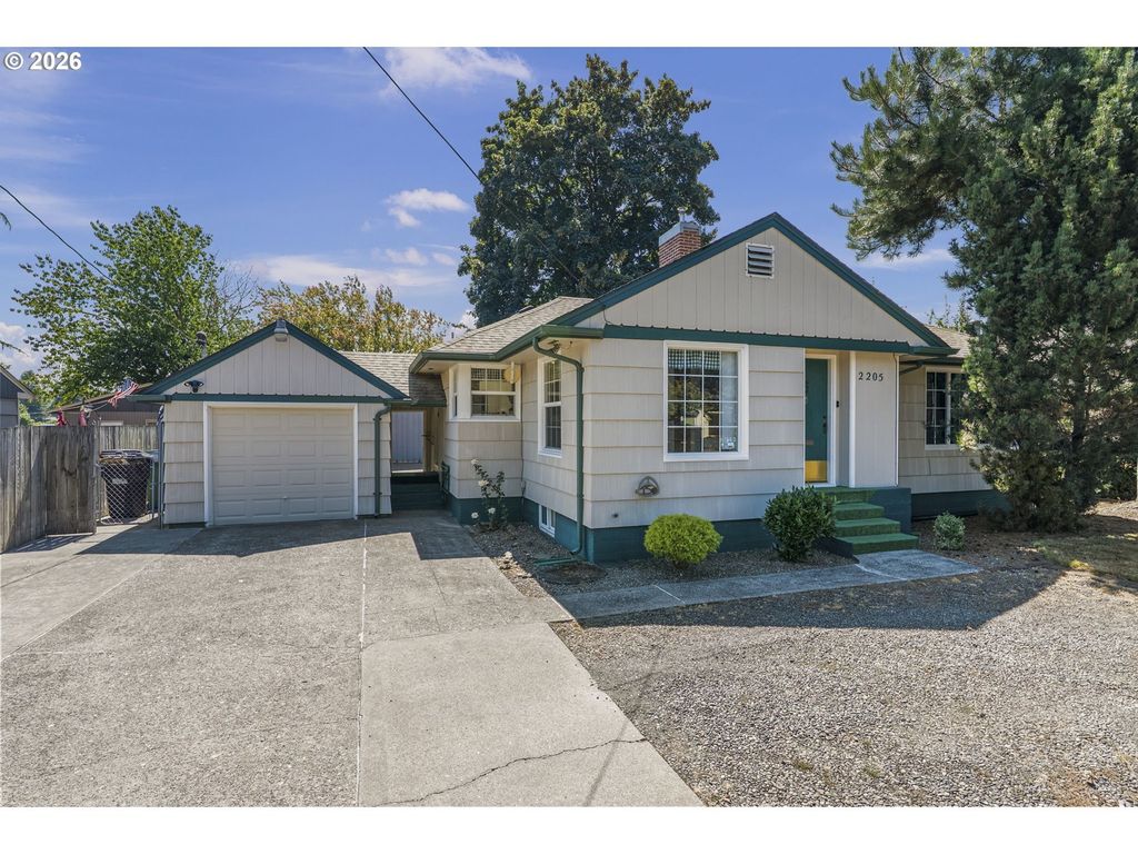 2205 Ocean Beach Hwy, Longview