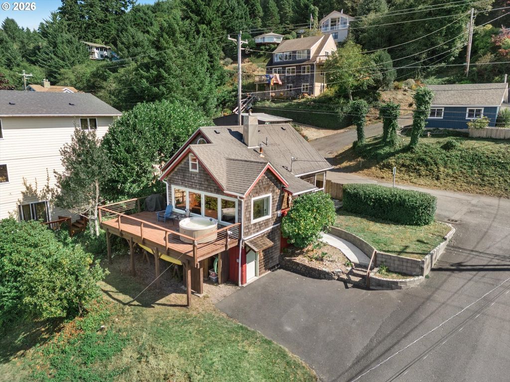 247 Ne Williams Ave, Depoe Bay