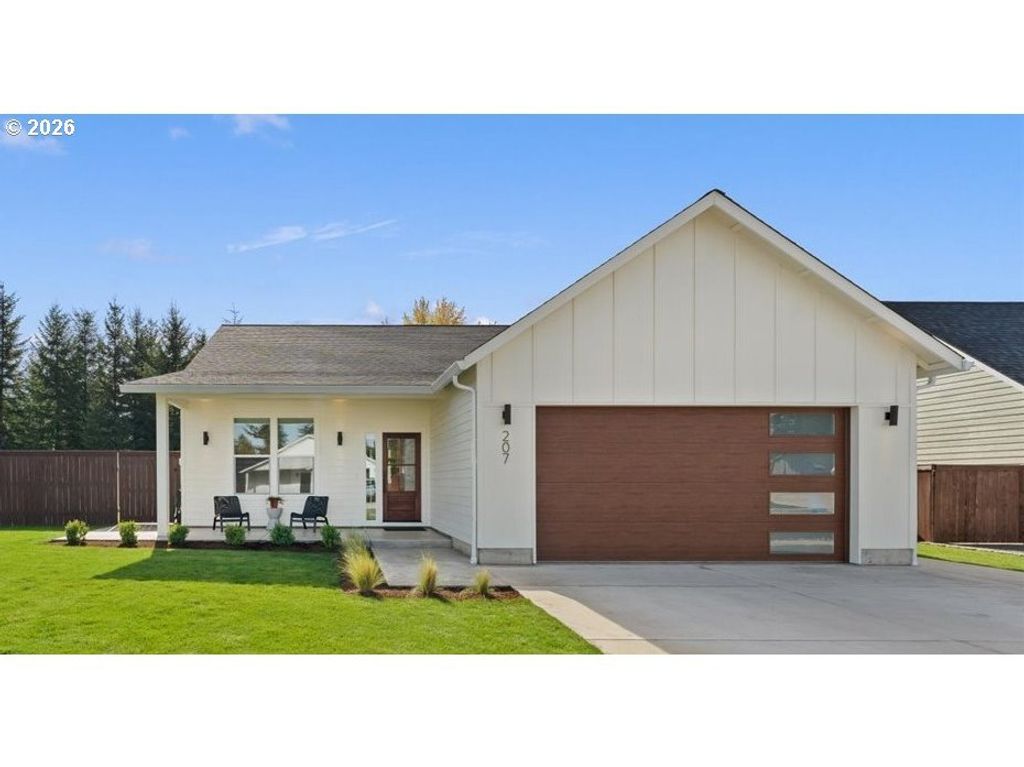 207 W Oak St, Yacolt