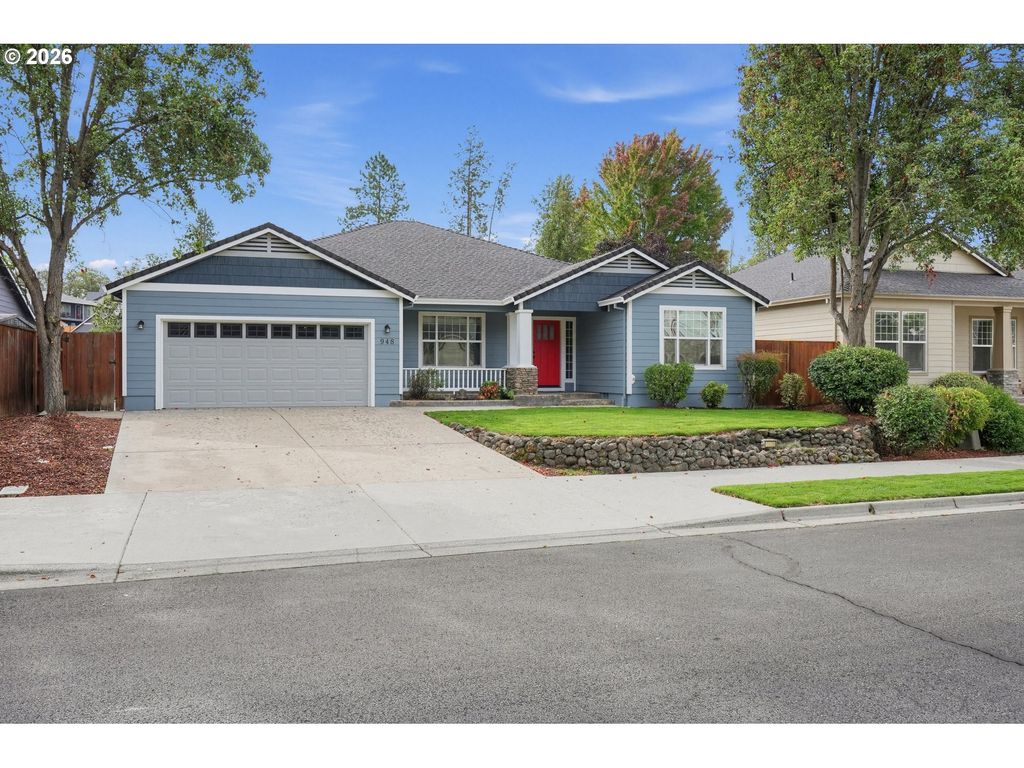 948 Black Wolf Ln, Eagle Point