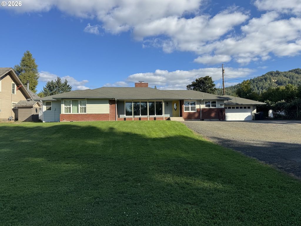 795 W Old Melrose Rd, Roseburg