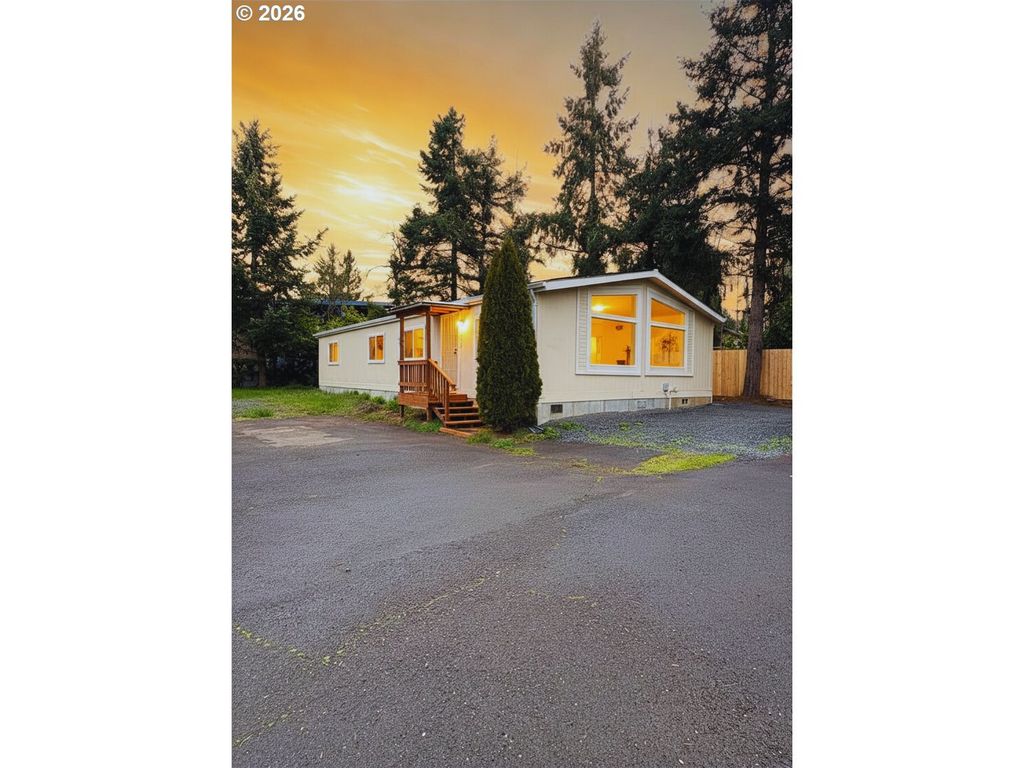 1524 S 8th St, Cottage Grove