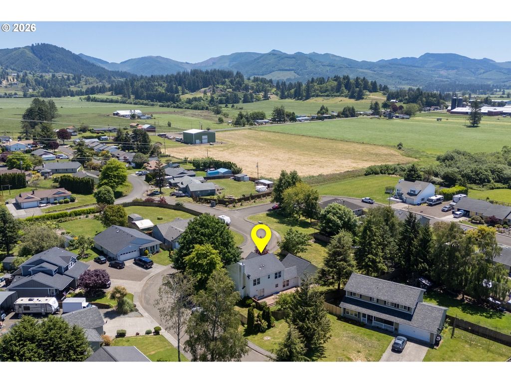 6505 Colonial Way, Tillamook