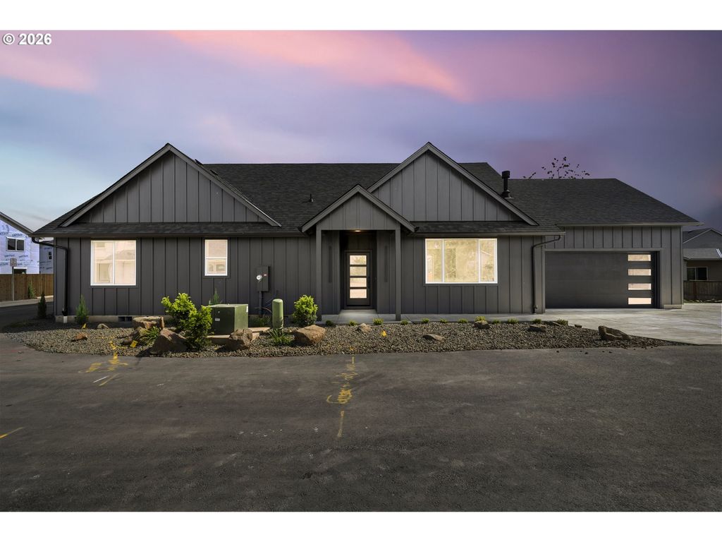 1271 Brown, Woodburn
