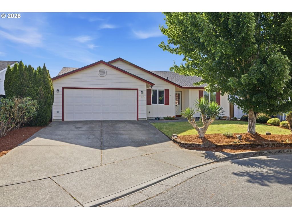 1676 Warbler Ct, Salem