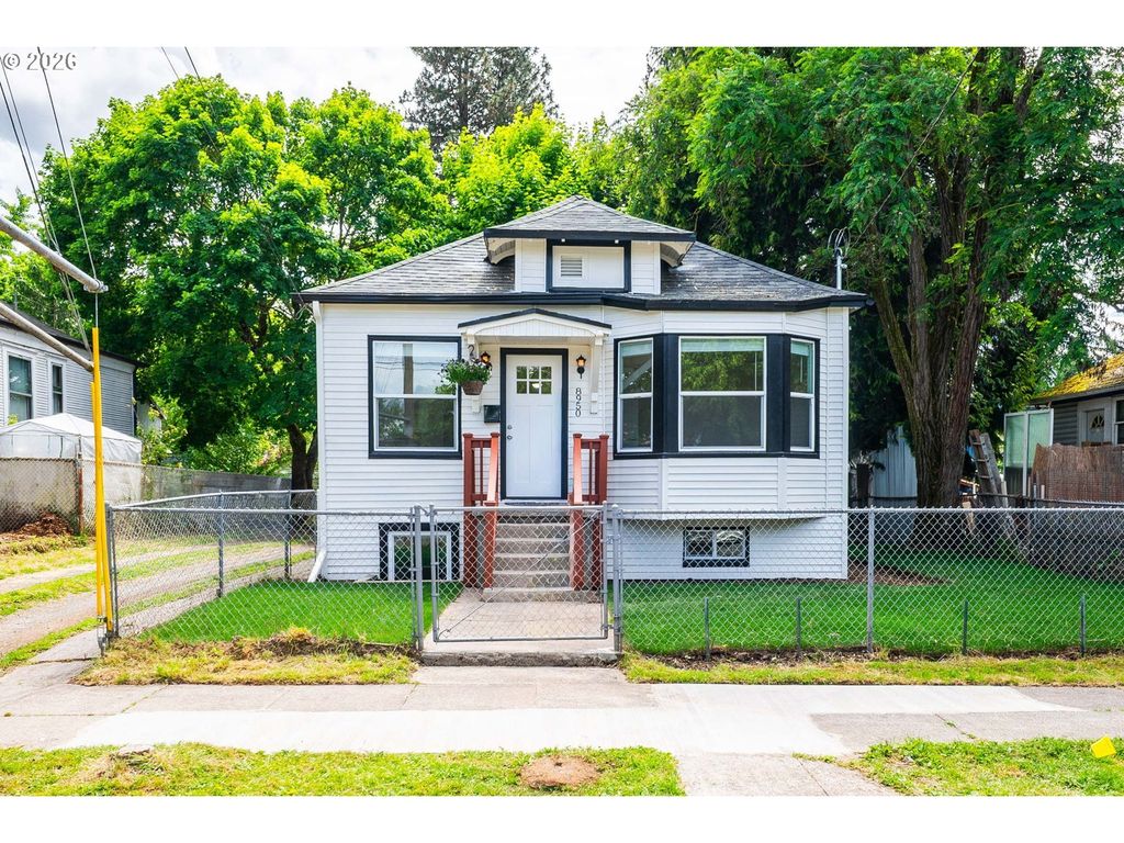 8950 N Smith St, Portland