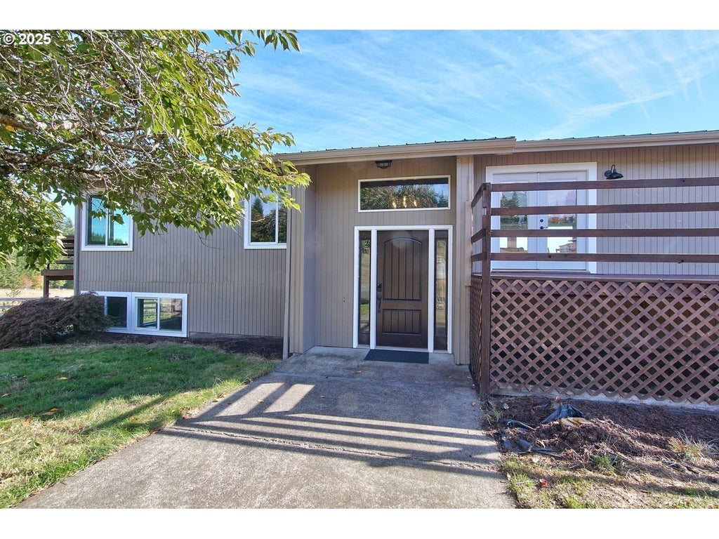 56084 Mcdonald Rd, Vernonia