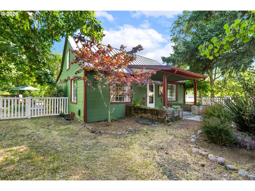 3842 Melrose Rd, Roseburg