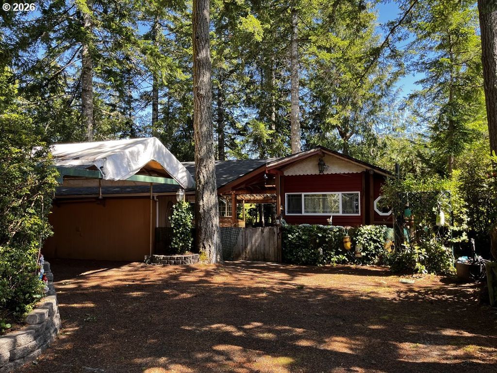 151 Outer Dr, Florence