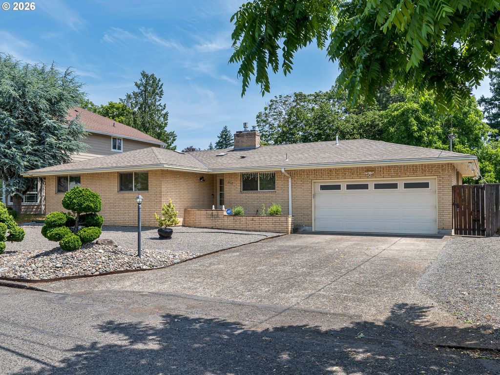 2042 Se 138th Ave, Portland