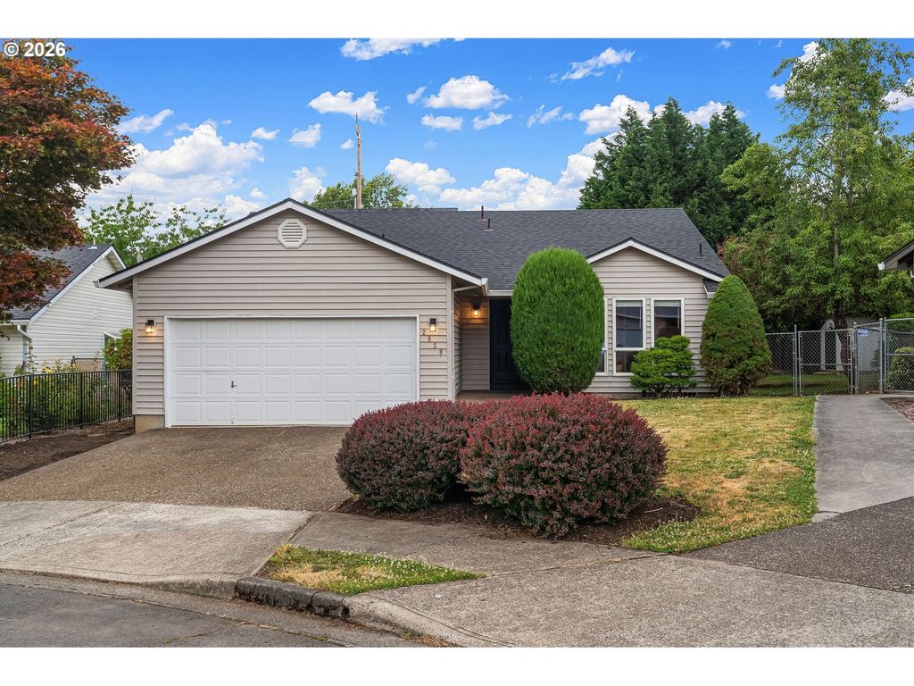 2038 Se Village Ct, Hillsboro