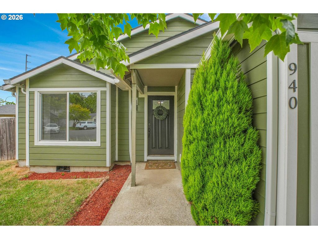 940 Sw 178th Pl, Beaverton