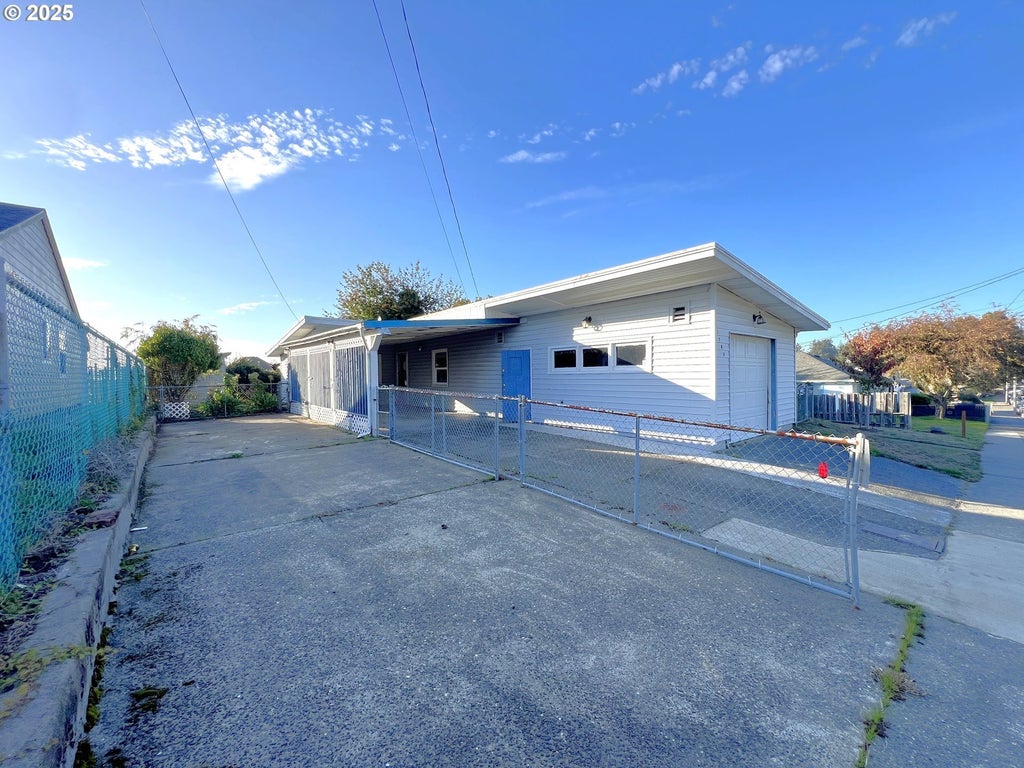 1780 Mcpherson St, North Bend