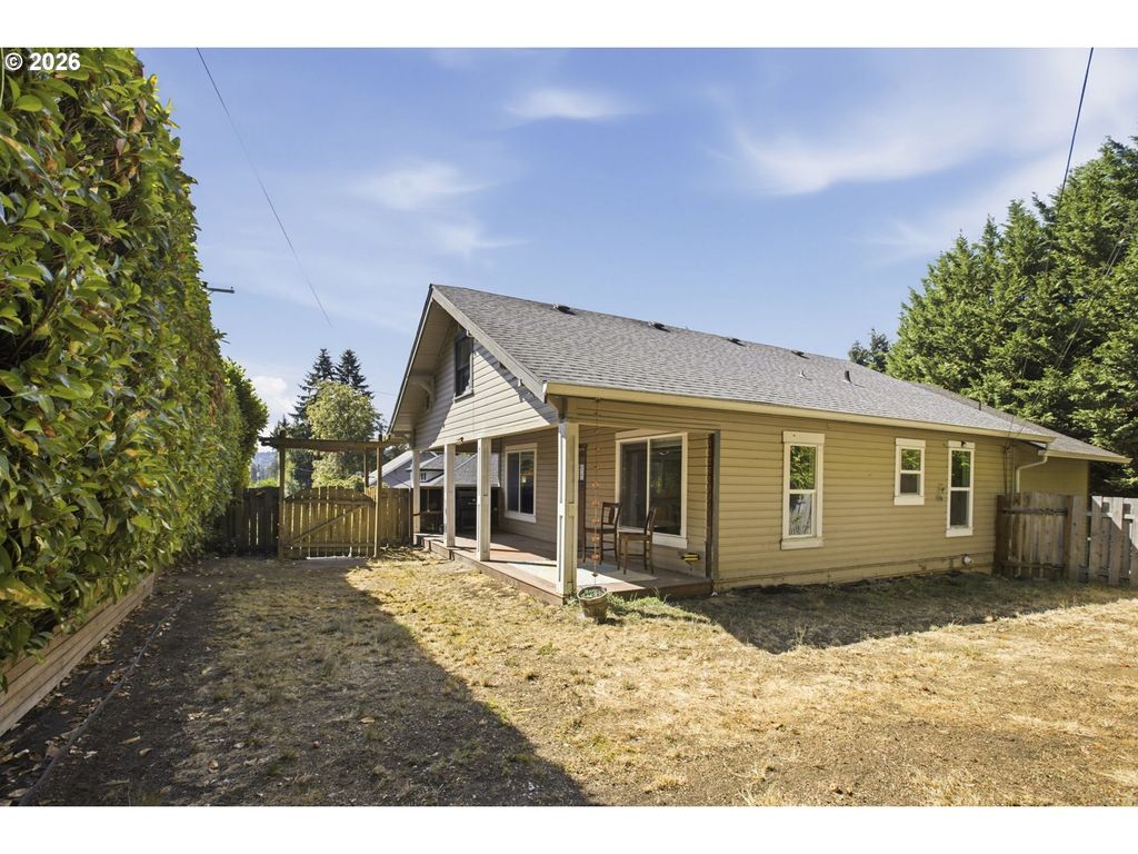 14827 Se River Rd, Milwaukie