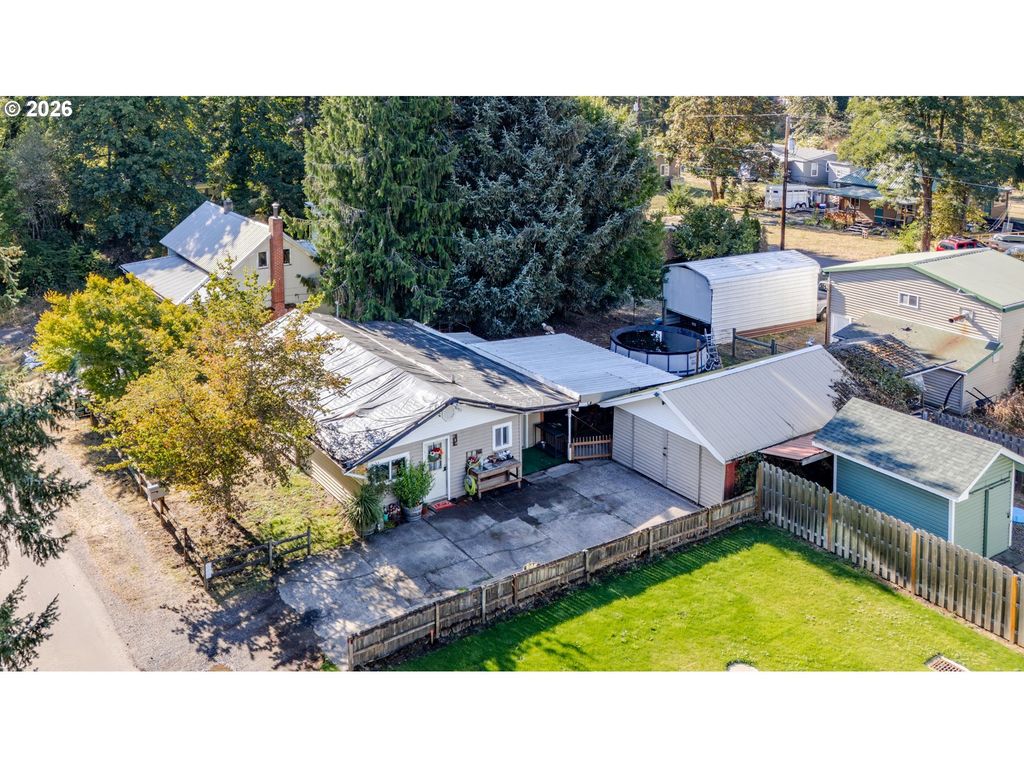 739 Nw River Rd, Mill City
