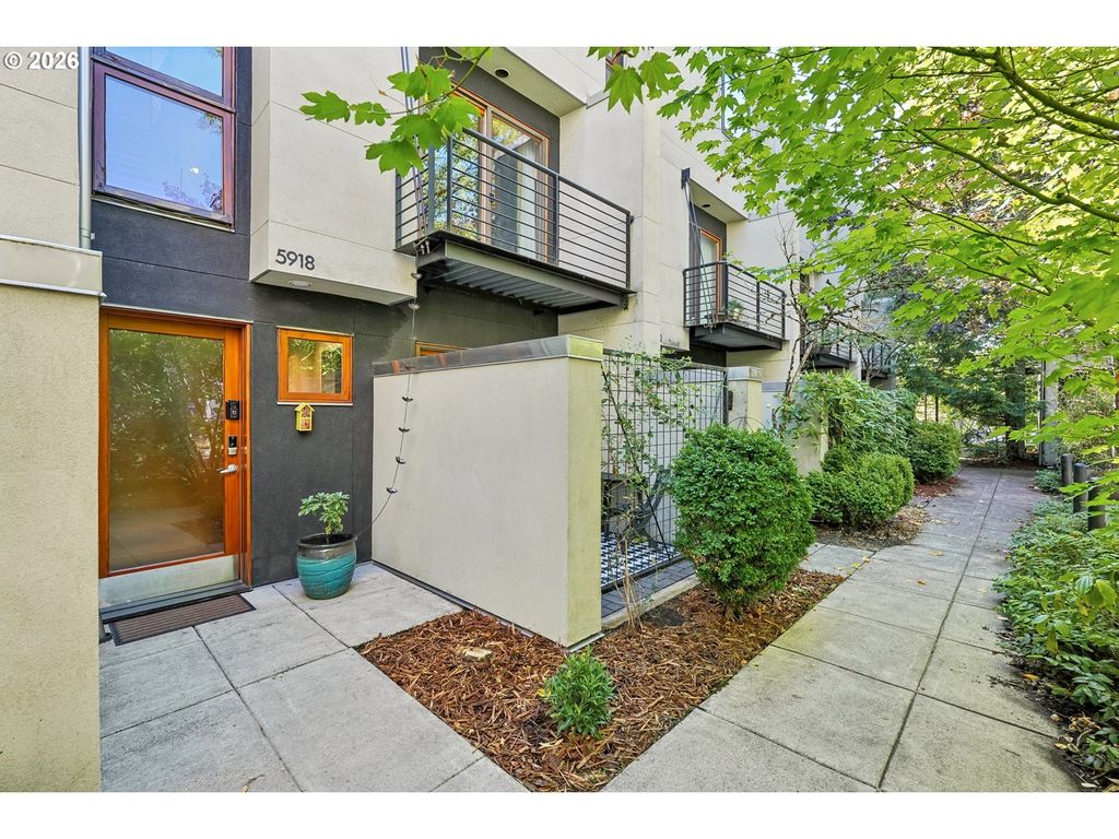 5918 Ne Hoyt St, Portland