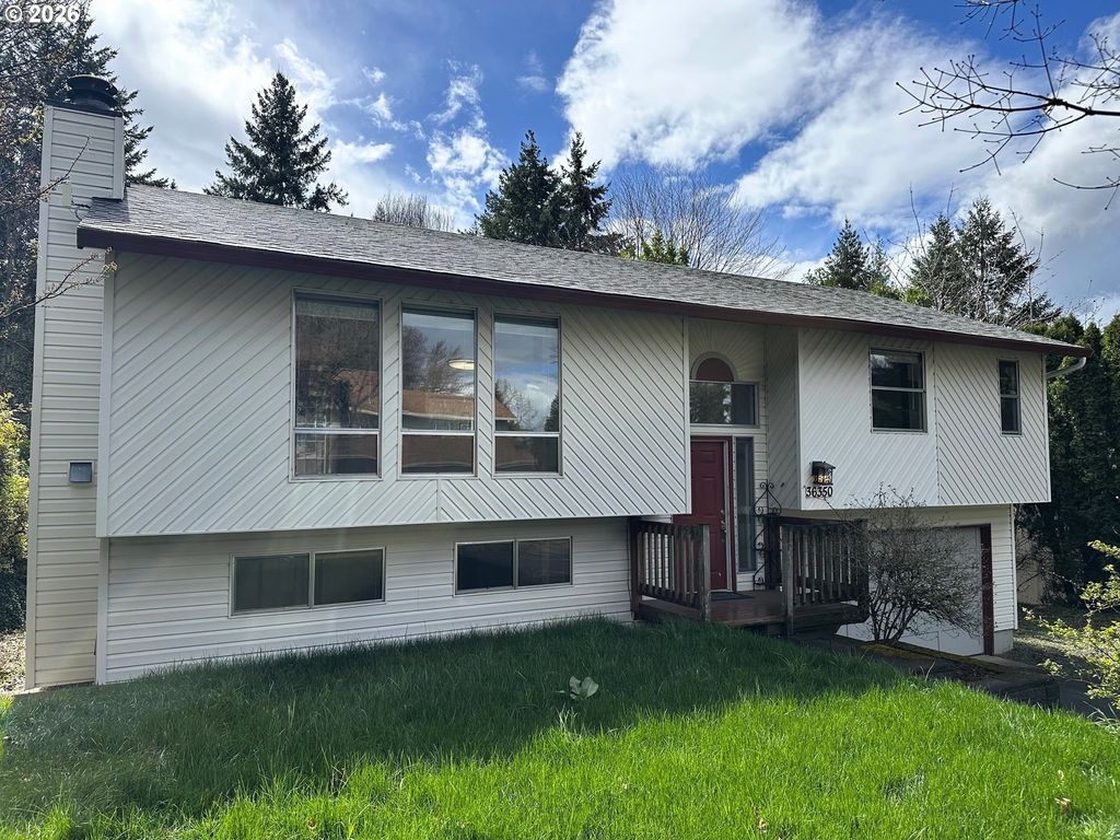 36350 Dubarko Rd, Sandy