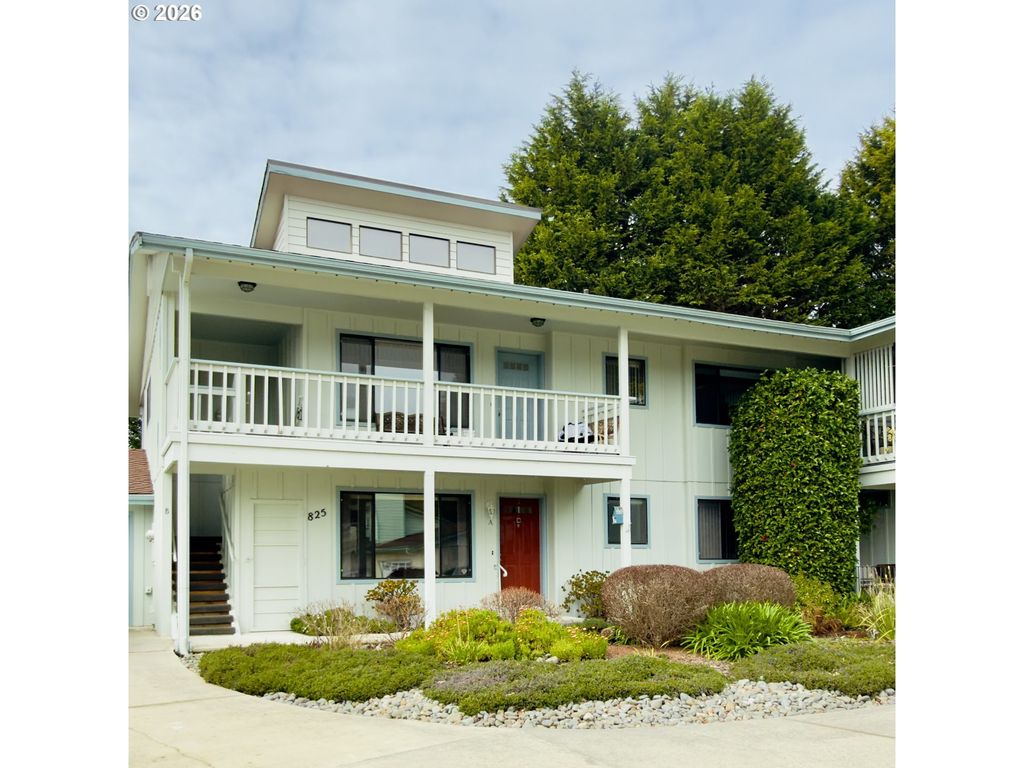 825 Brookhaven Dr B, Brookings