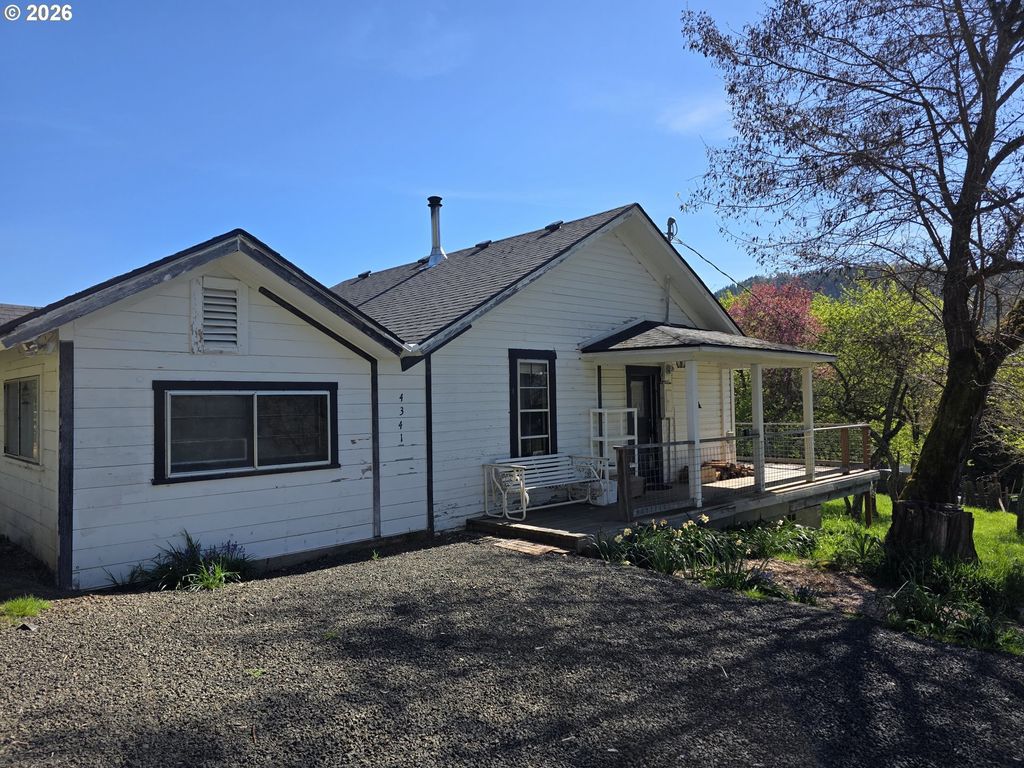 4341 Happy Valley Rd, Roseburg