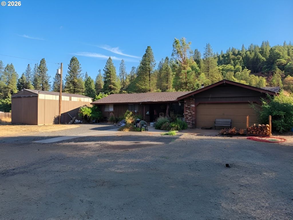 1760 Placer Rd, Wolf Creek