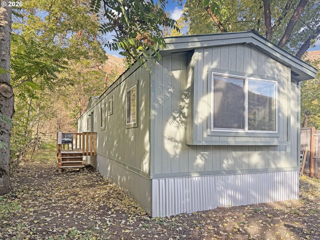 53945 Highway 86, Oxbow