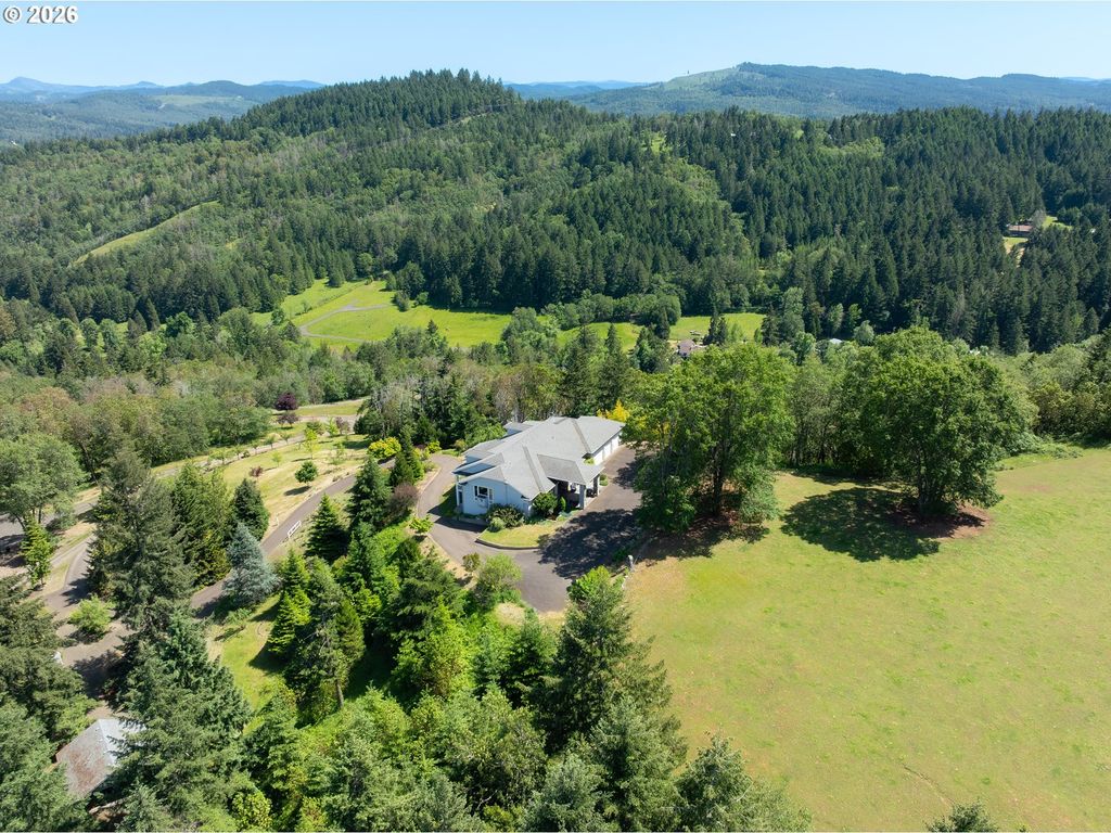 462 Lillian Ln, Roseburg
