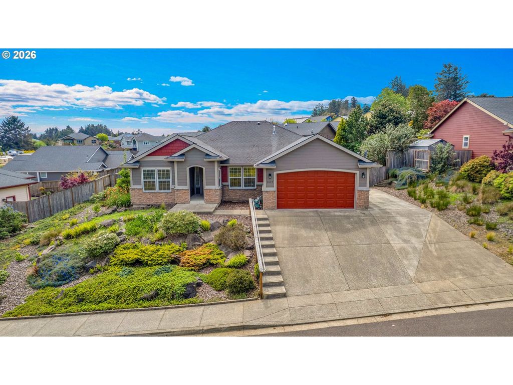 2624 Ne 55th Pl, Lincoln City