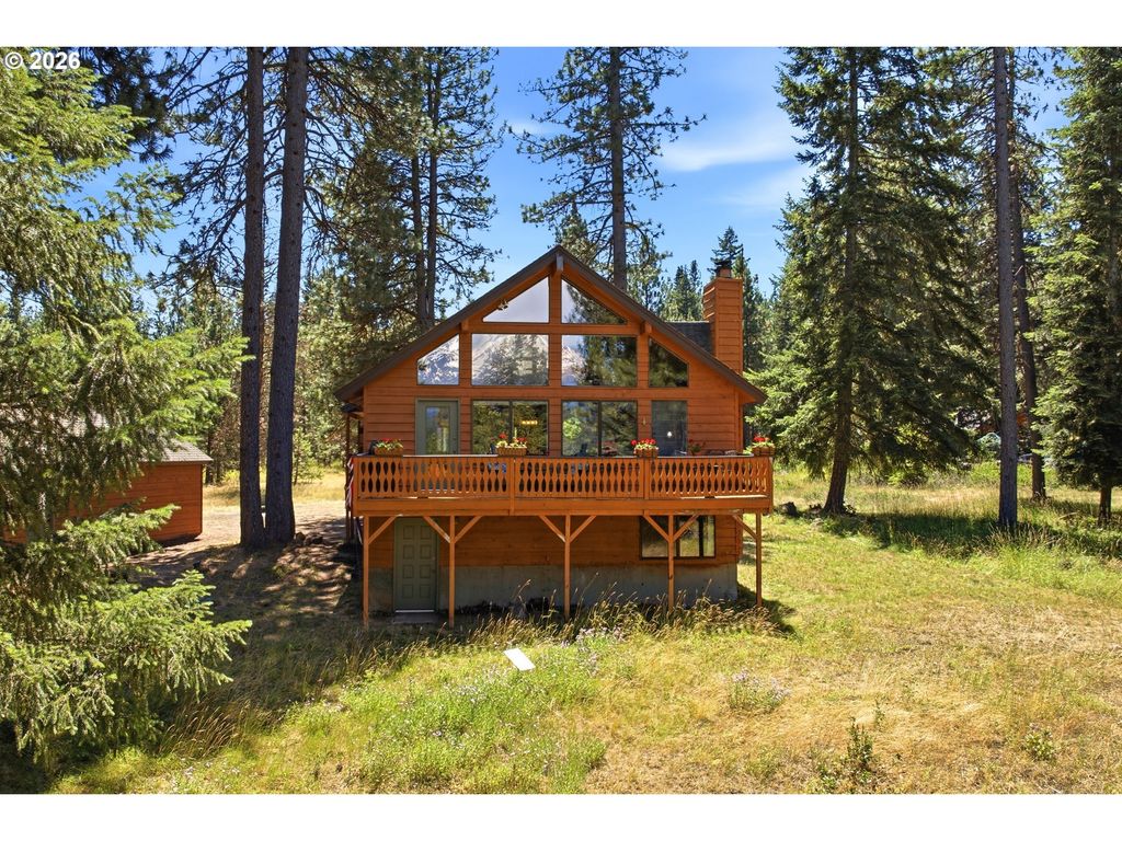 81 Valley Rd, Trout Lake