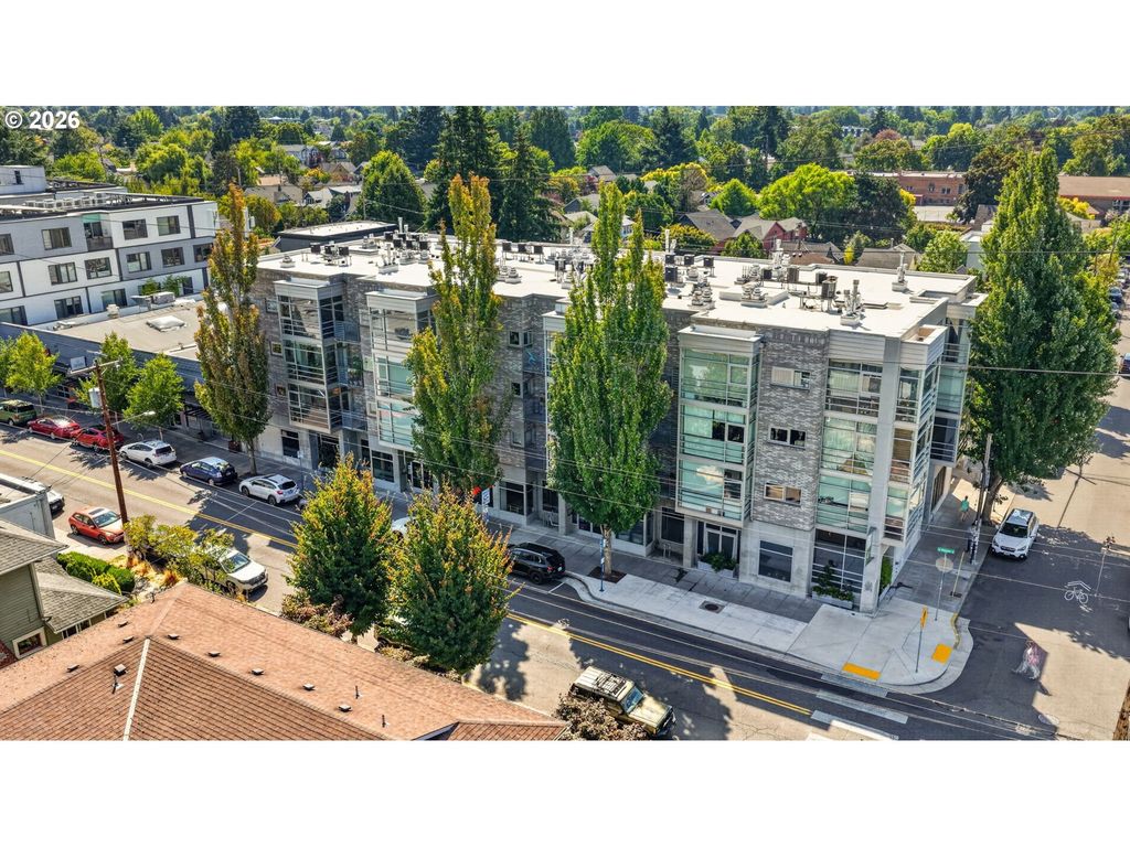 910 Se 42nd Ave 420, Portland