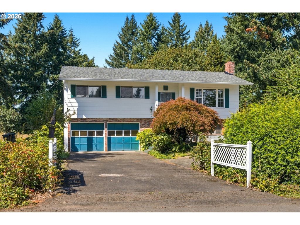 1136 Madrona Dr, Oregon City