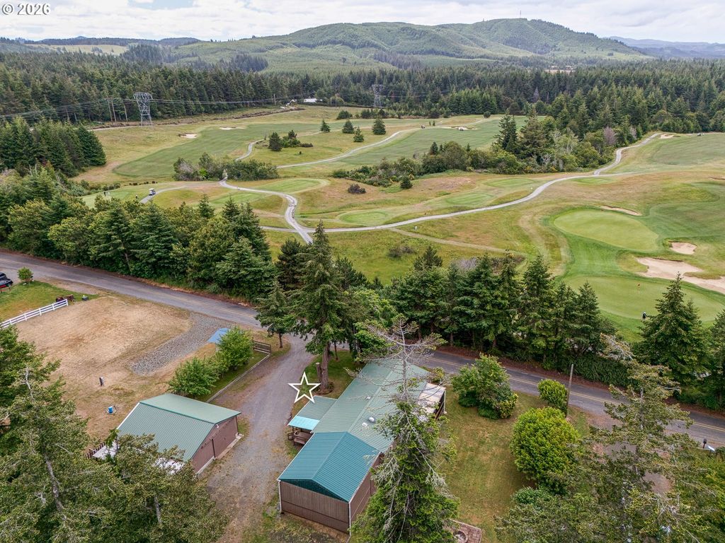 87787 Dew Valley Ln, Bandon