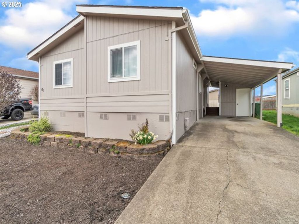 1000 S Mckern Ct 61, Newberg