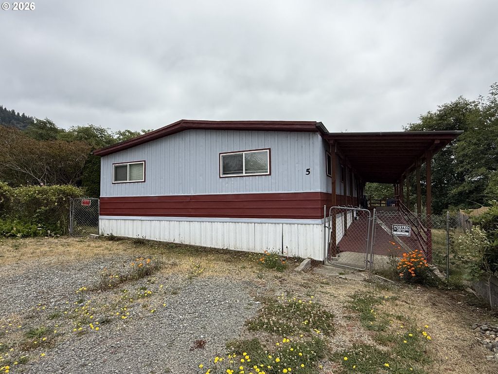 16391 Highway 101 5, Brookings