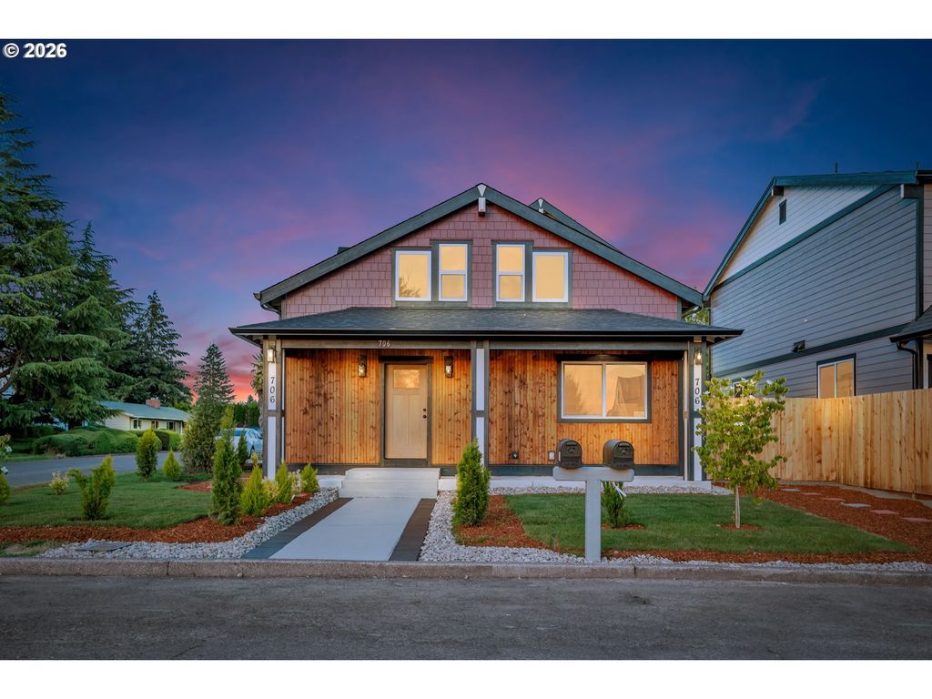 706 S 8th Ave, Cornelius