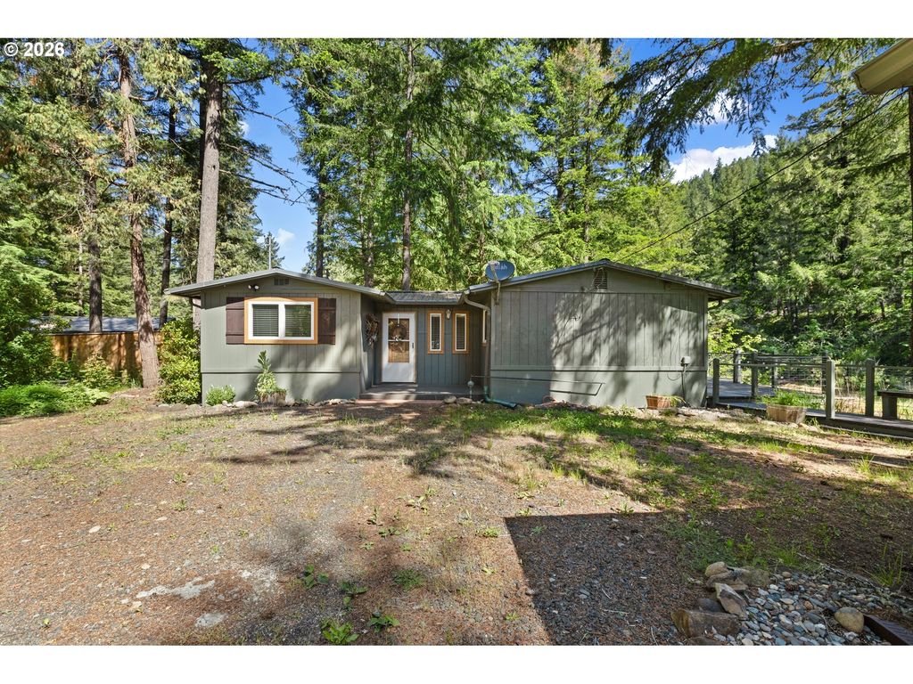 271 Anita Ln, Glide
