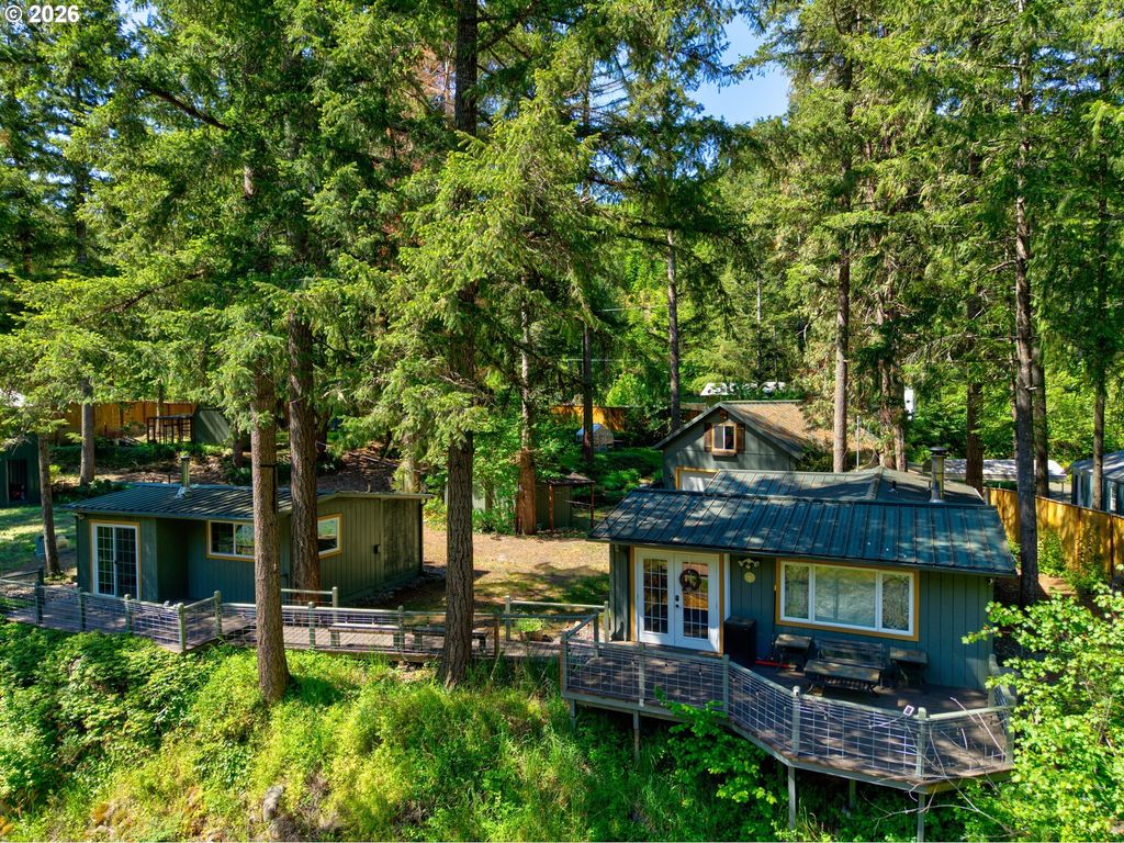 271 Anita Ln, Glide