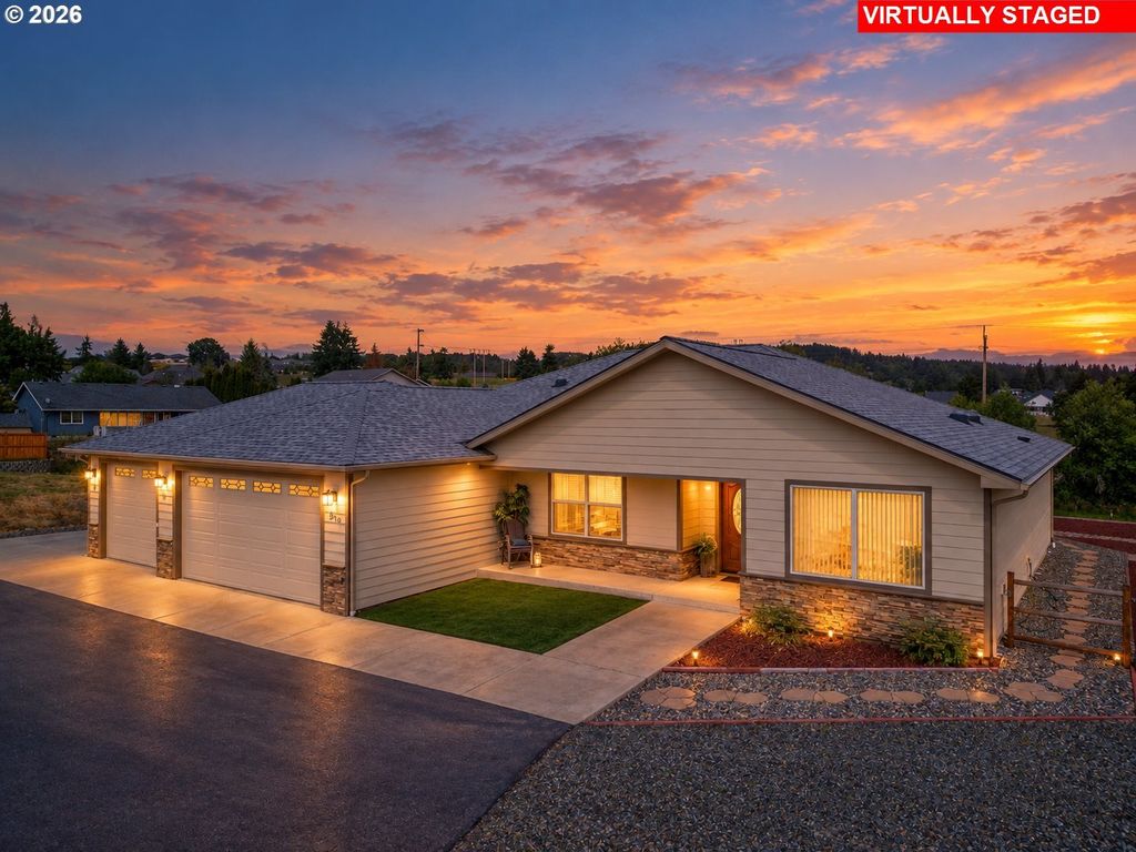 910 Swallow Ave, Sutherlin