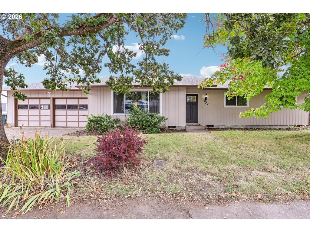 307 Atwater St N, Monmouth