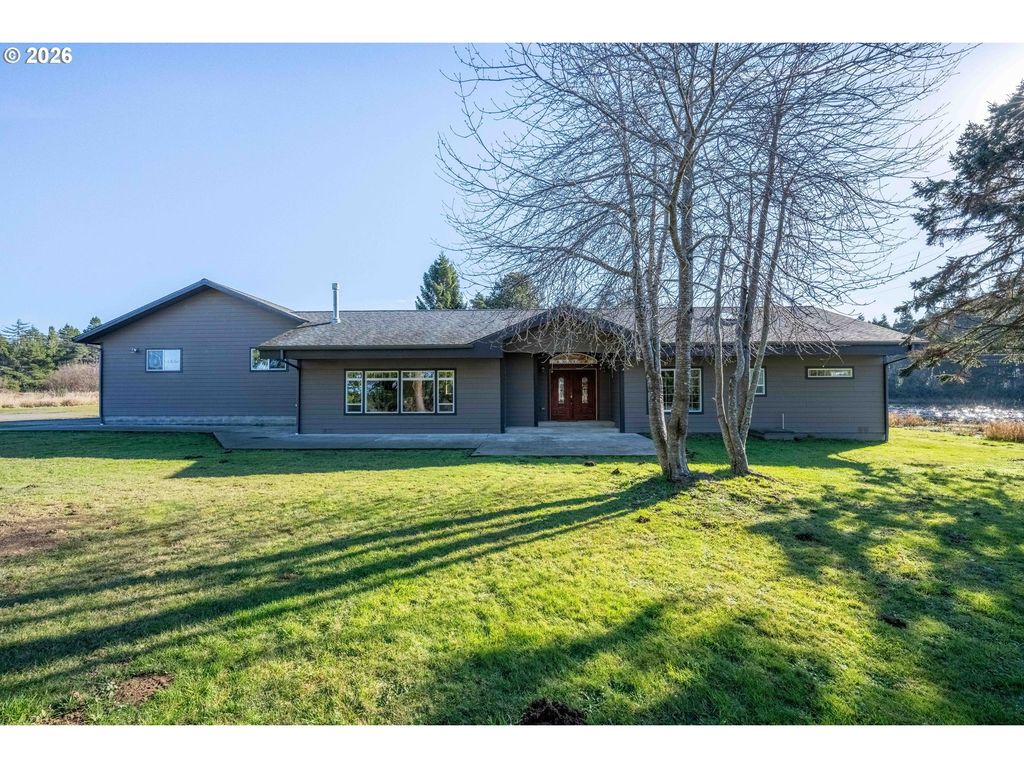 54601 Winterberry Dr, Bandon